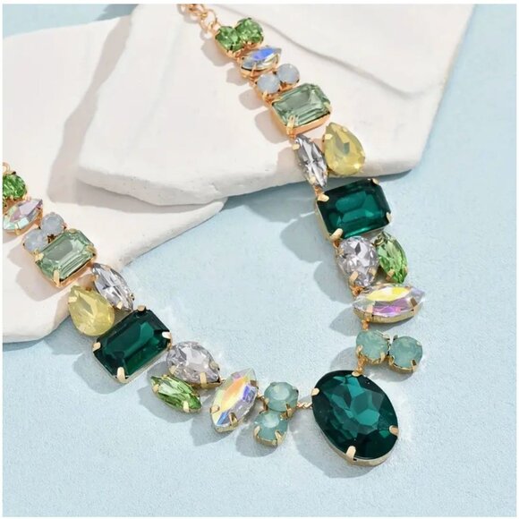 Elegant Crystal Statement Necklace With Emerald Green & Multicolored Stones - Picture 2 of 3